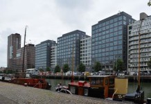 De Nieuwe Admiraliteit eerste toren opgeleverd