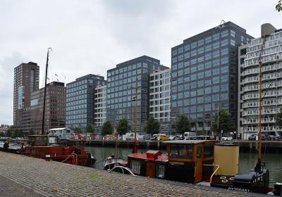 De Nieuwe Admiraliteit eerste toren opgeleverd